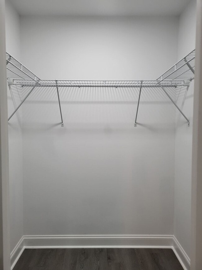 Building Photo - One bedroom condo uptown