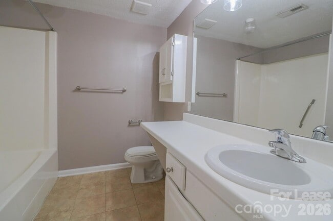 Building Photo - 1645 Cedarview Ct