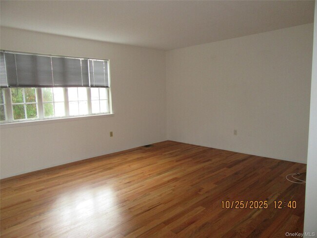 Building Photo - 41 Weathervane Dr