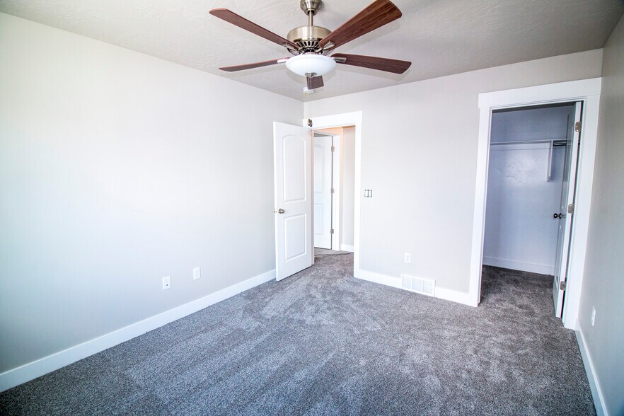 Building Photo - 8675 N Shadow Creek Aly
