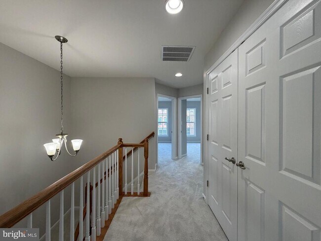 Building Photo - 5669 Faircloth Ct