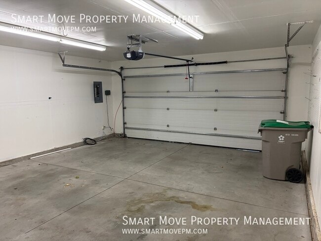 Building Photo - 5923 S Sweet Gum Way