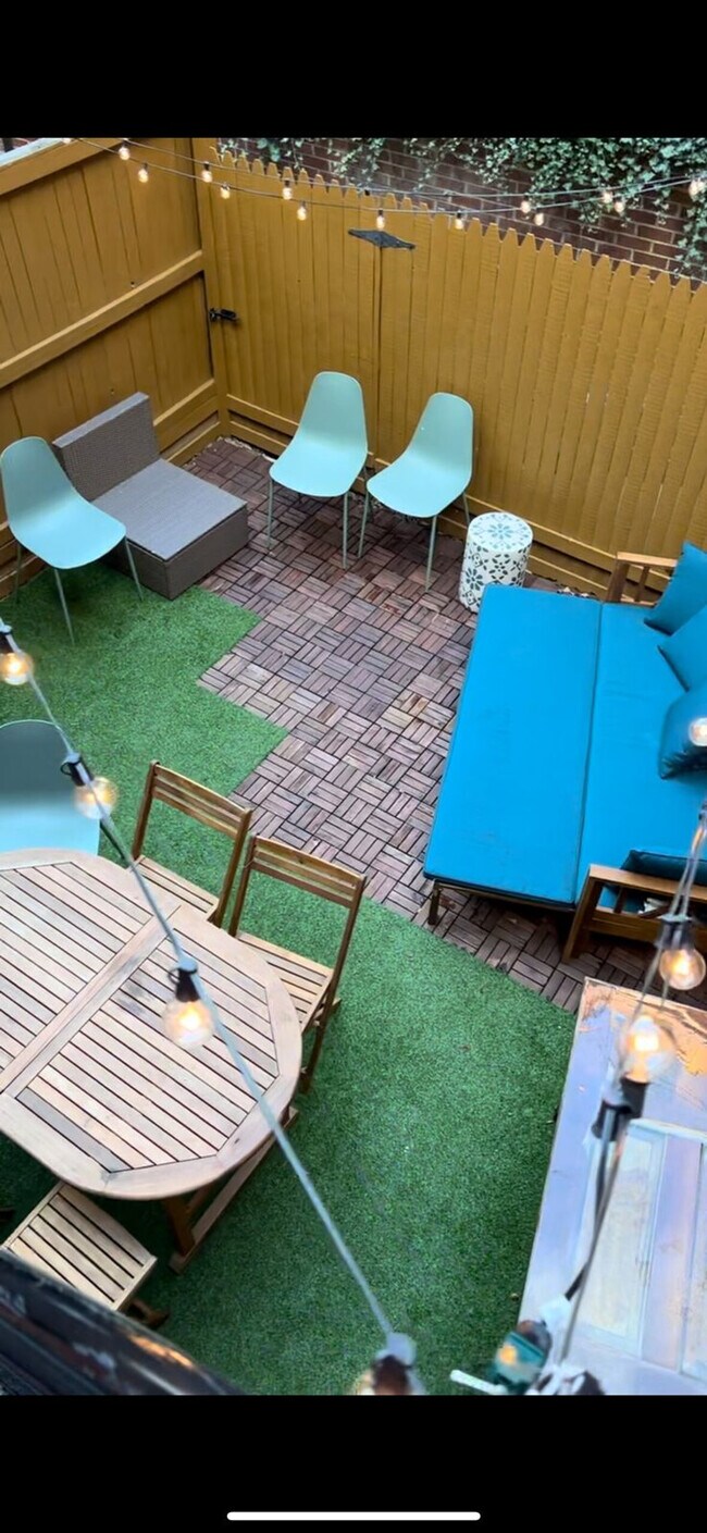 Building Photo - 1709 New Hampshire Ave NW