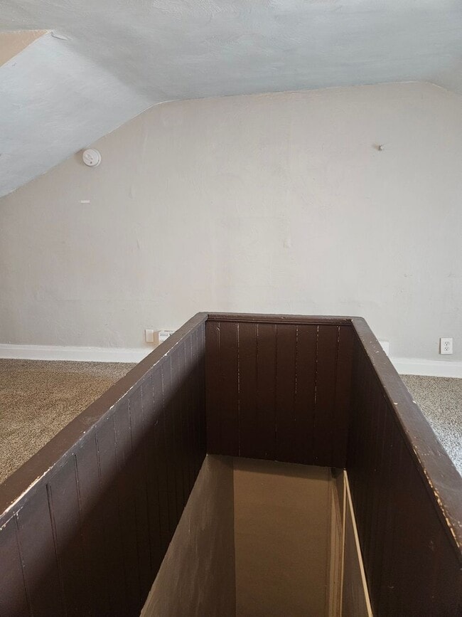 Building Photo - Central Location, Private Deck, In Unit W/...