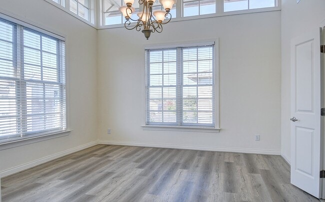 Building Photo - FOR RENT - NORFOLK!