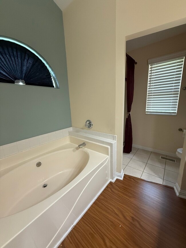 Building Photo - SIngle Family