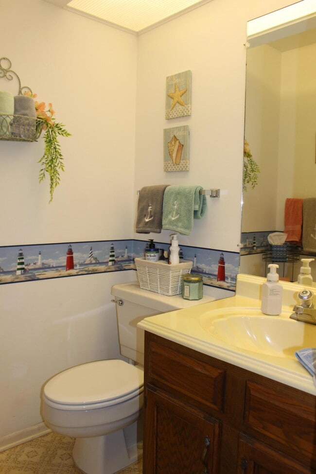 Building Photo - 30 Lake Vista Trail