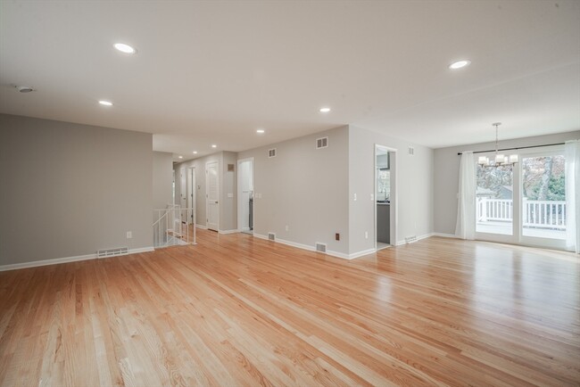 Building Photo - 810 Frank Smith Rd