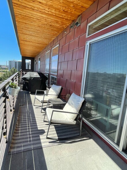 Building Photo - 2650 W Front Vw Crescent Dr