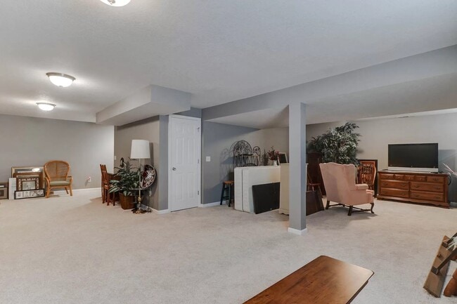Building Photo - 2867 Blue Heron Rd