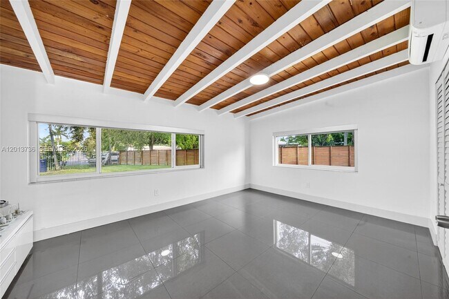 Building Photo - 11665 W Biscayne Canal Rd