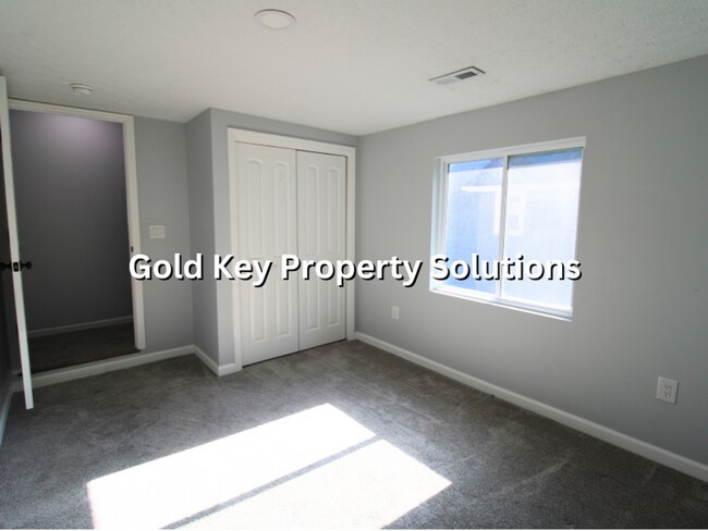 Building Photo - Beautifully Updated 3 BR 2 BA House in Alexandria (NO SECTION 8)