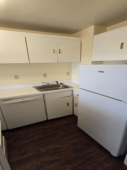 Building Photo - 1271 Poplar Ave