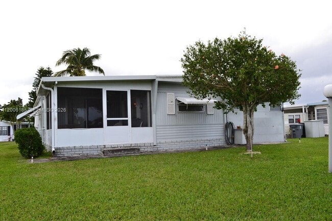 Building Photo - 1620 SW 64th Way