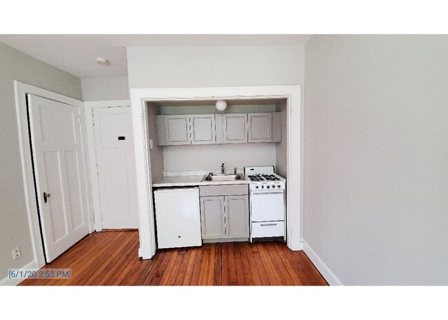 Interior Photo - The Jonathan