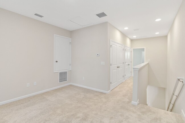 Building Photo - Beautiful Brand New 3/2.5 Townhome W/ 1 Ca...