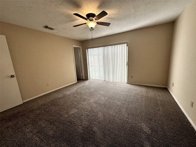 Building Photo - 22227 Deville Dr