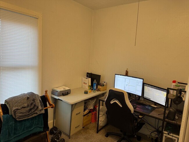 Building Photo - 526 Liberty St