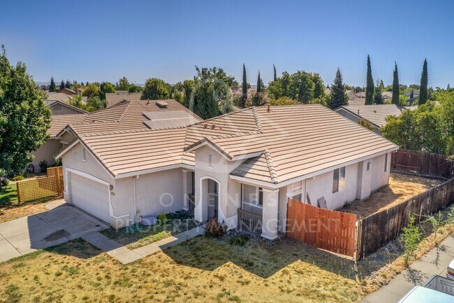Building Photo - Welcome Home | 4-bedroom, 2-bathroom home nestled in the desirable Foskett Ranch area!