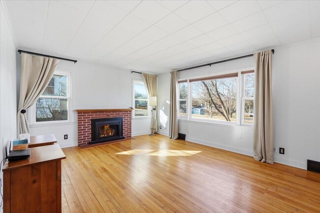 Building Photo - 313 S Midvale Blvd