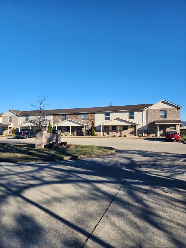 Building Photo - Willow View Townhouses