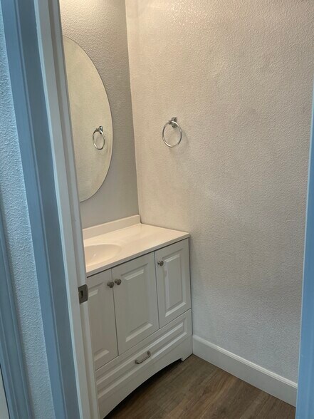 Powder Bath Sink - 1272 Figuero Way