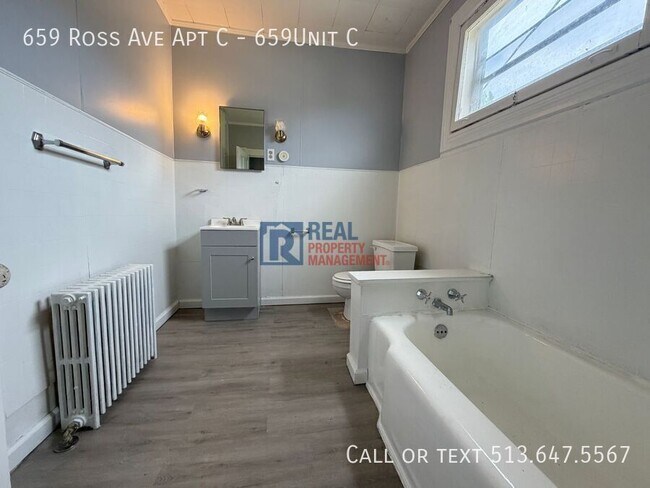 Building Photo - 659 Ross Ave