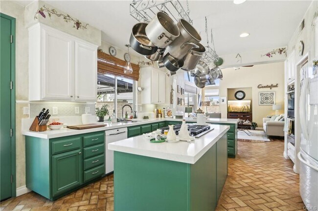 Primary Photo - 14280 Yellowstone Ln
