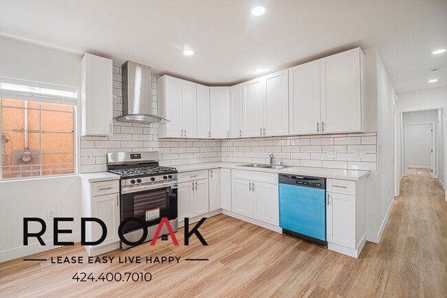 Building Photo - 1611 Oak St