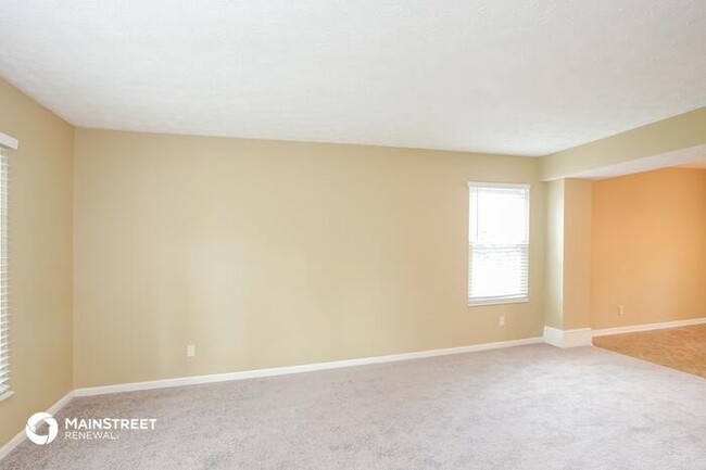 Building Photo - 5517 Snowberry Ct, Indianapolis, IN 46221