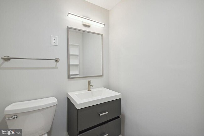 Building Photo - 10401 Grosvenor Pl
