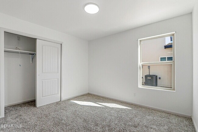 Building Photo - 1173 Summer Rain St