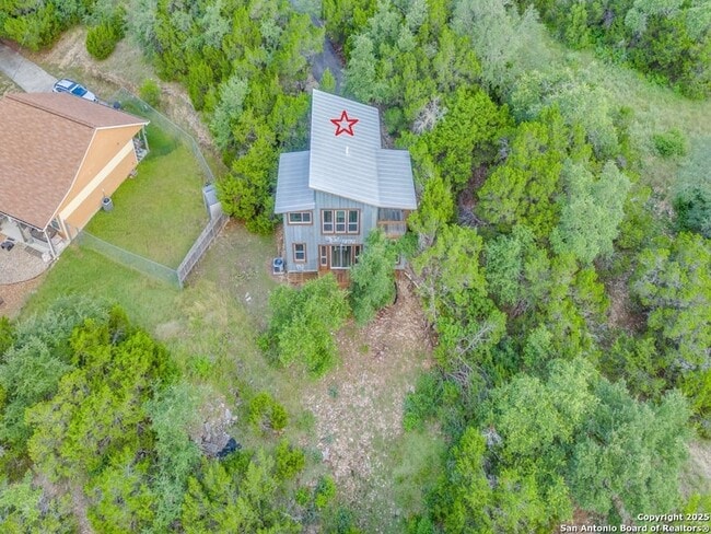 Building Photo - 238 Ledgeview Dr