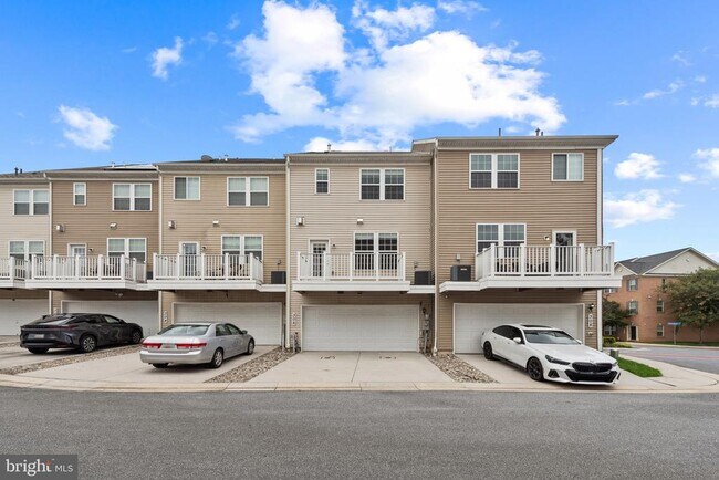 Building Photo - 306 Paladium Ct