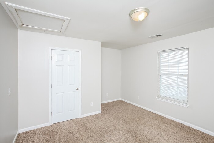 Building Photo - 9 Tindell Ct