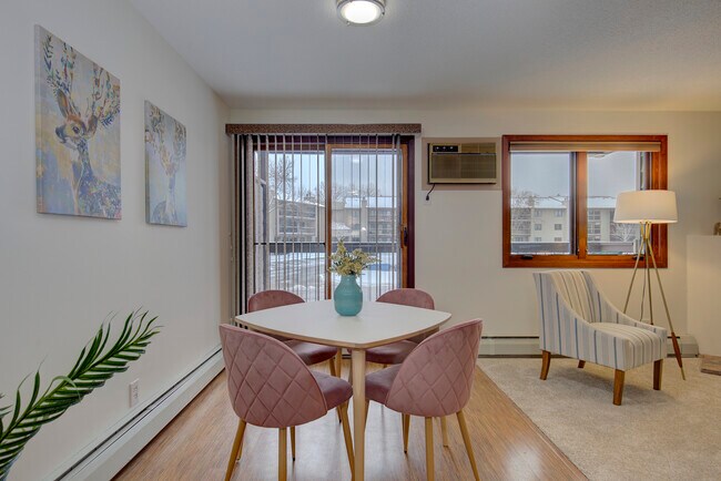 Building Photo - 4350 Trenton Ln N