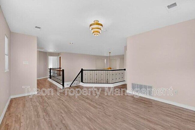 Building Photo - 8523 Waterford Pl NE