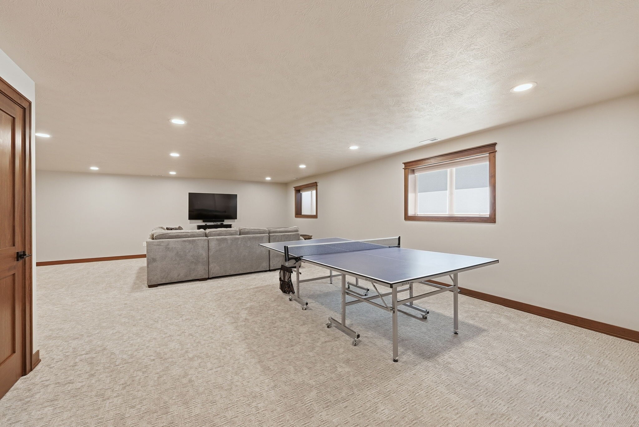 Building Photo - 2701 W Oak Hill Dr
