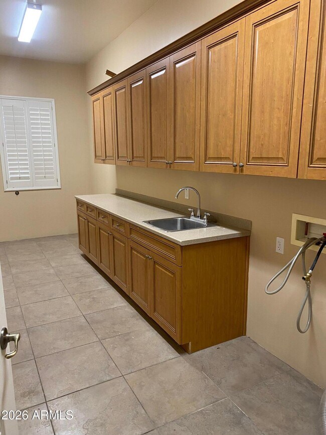 Building Photo - 2433 W Desert Hills Estate Dr