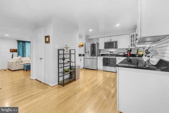 Building Photo - 7113 Latour Ct