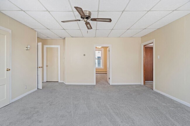 Building Photo - 135 Sagamore St