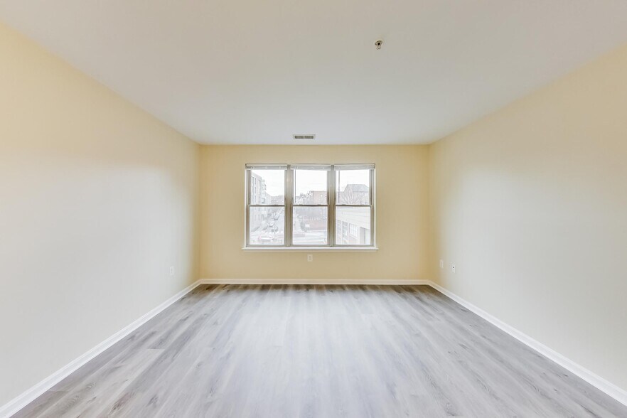 Building Photo - 1343 Clifton St NW