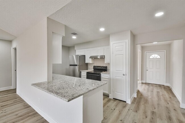 Building Photo - 12523 Drifting Winds Dr