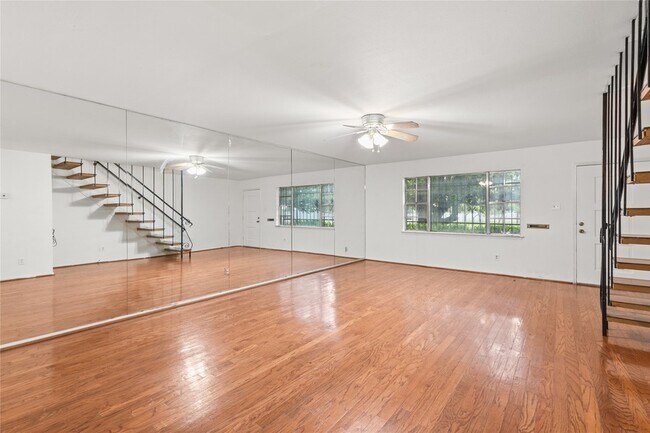 Building Photo - 8238 Fondren Rd
