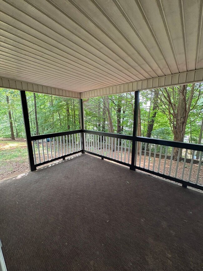 Building Photo - 2 Bedroom Townhome in Flowery Branch!
