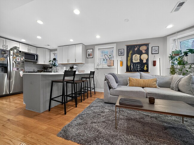 Building Photo - 3534 W Wrightwood Ave