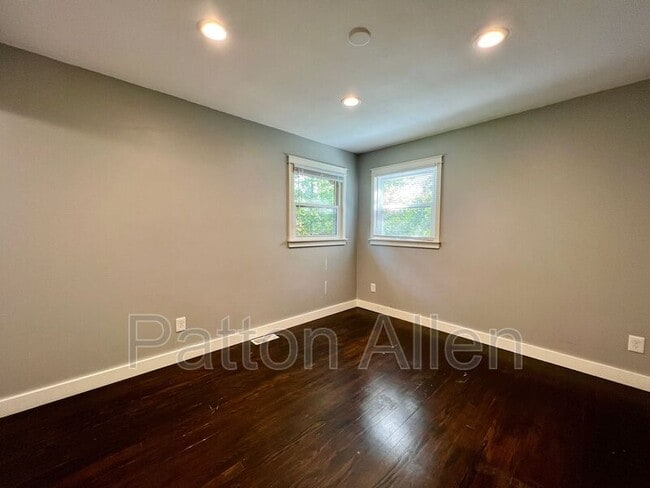 Building Photo - 3 Mt Royal Dr