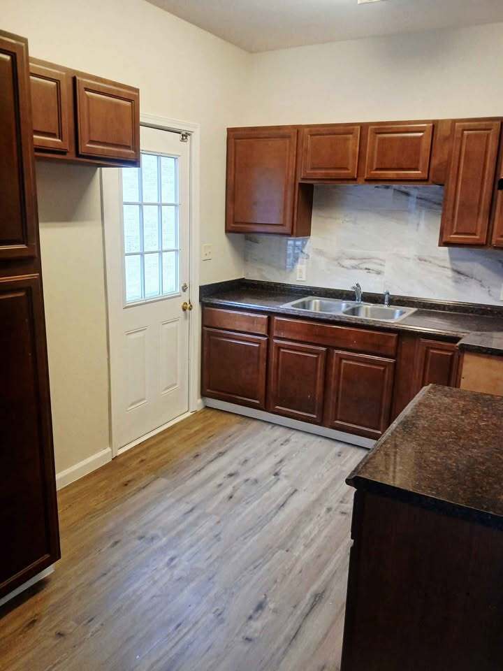 Building Photo - 1313 W Huntington Ave