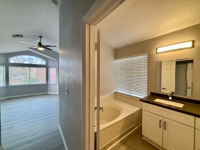 Building Photo - Beautiful 4 bedroom house in Summerlin