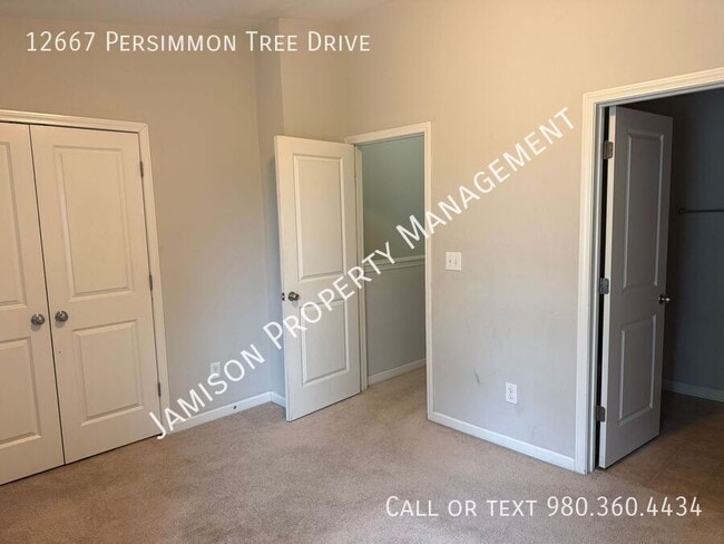 Building Photo - 12667 Persimmon Tree Dr